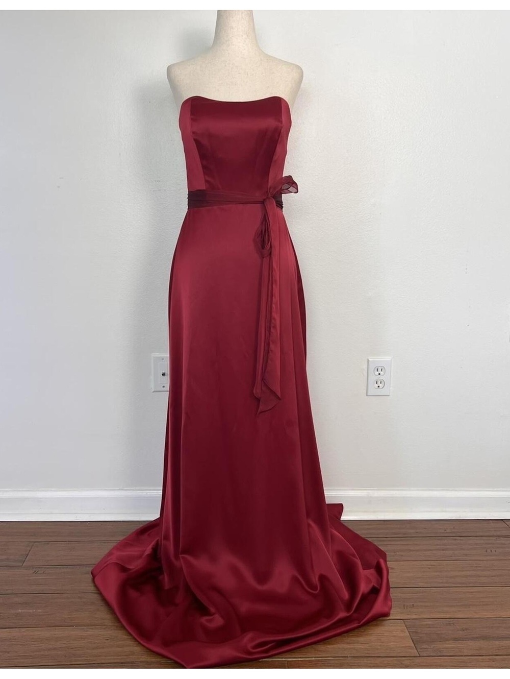 NWT Belsoie red wine strapless satin dress. Size 4